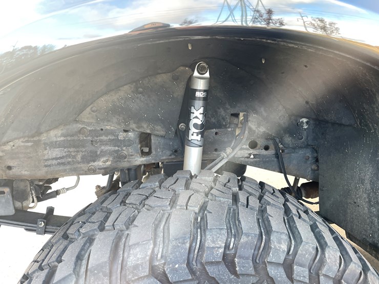 2004-ford-excursion-limited-image-16