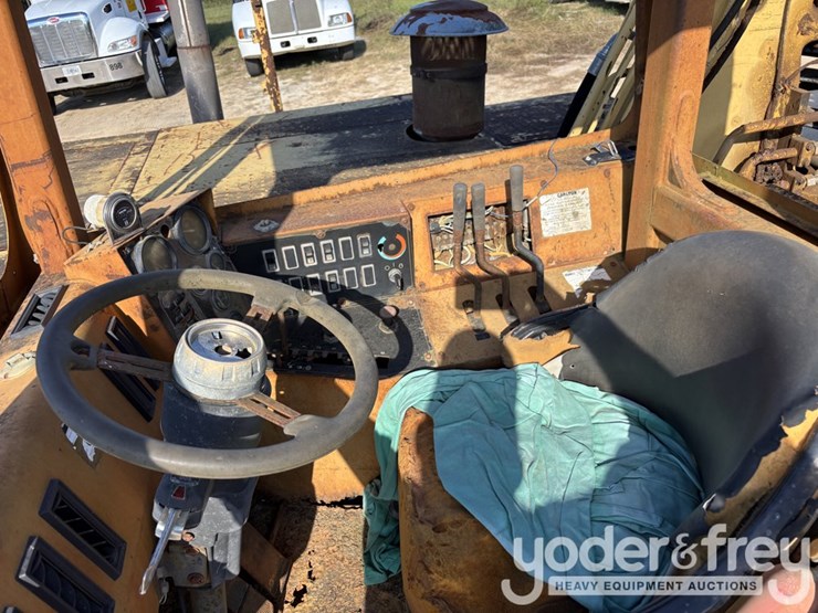 caterpillar-615c-image-15