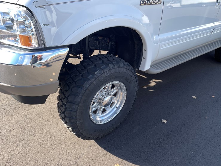 2002-ford-excursion-limited-image-16