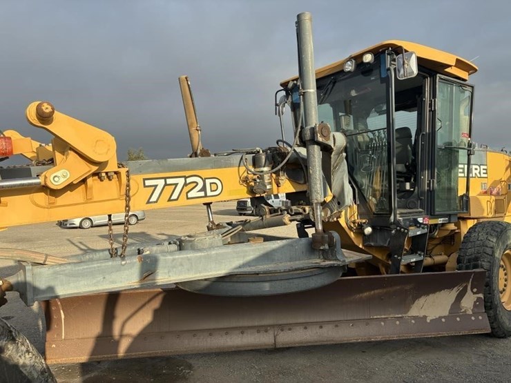 2008-deere-772d-image-6