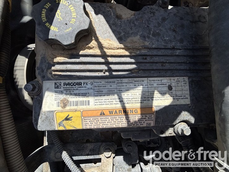 2020-peterbilt-348-image-16