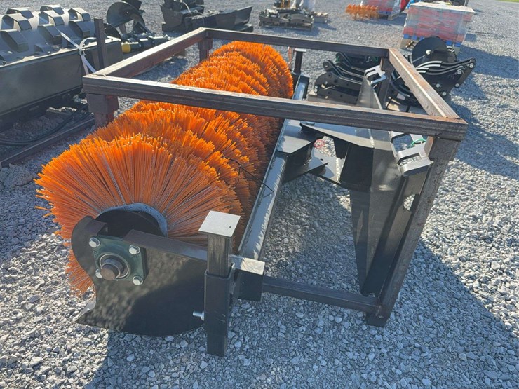 skid-steer-sweeper-image-4