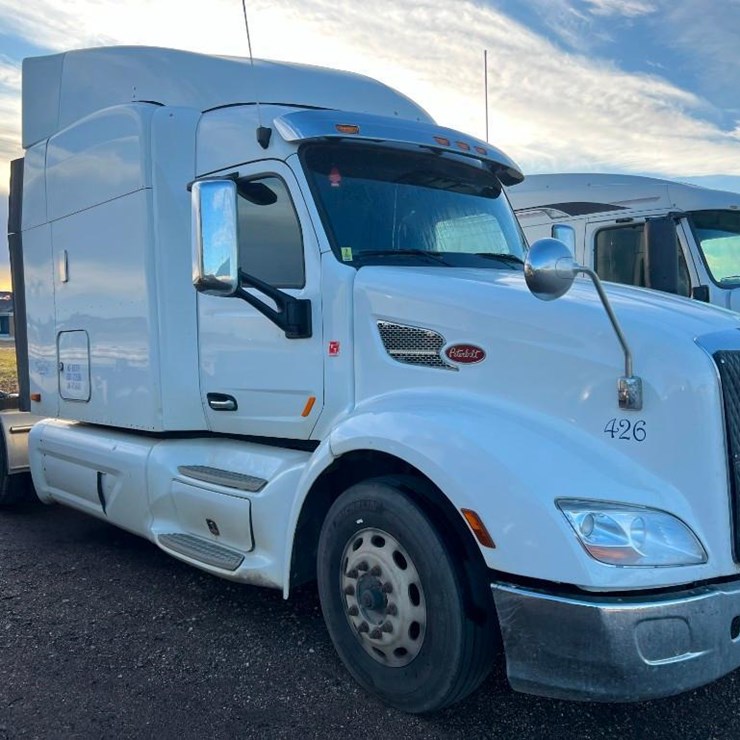 2015 PETERBILT 579