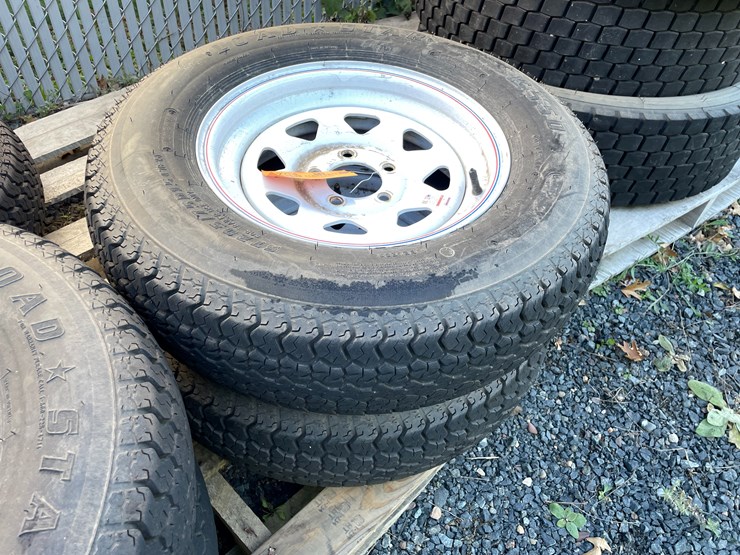 #5704-•-(2)-st205/75d15-tires-on-5-bolt-rims-image-2