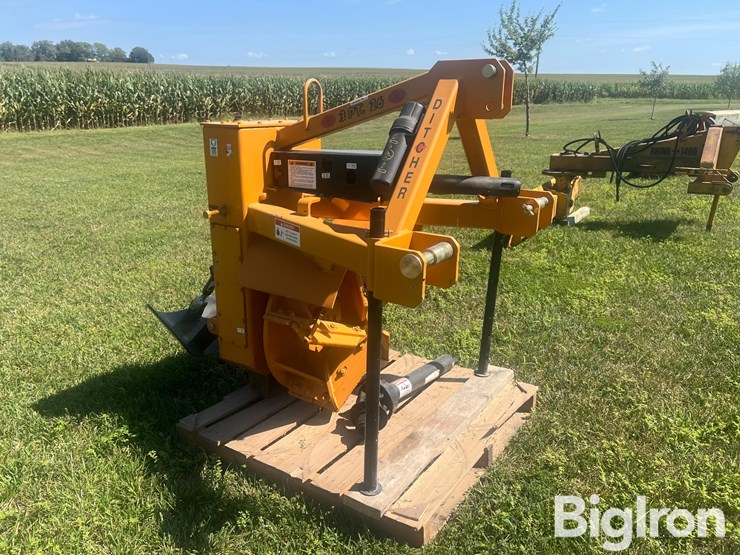 hurricane-3-pt-26"-ditcher-image-11