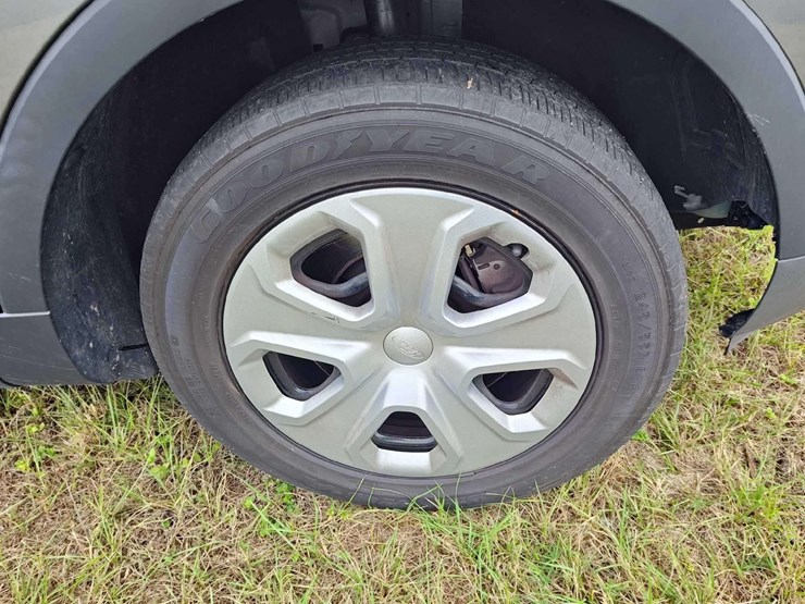 2017-ford-explorer-image-39