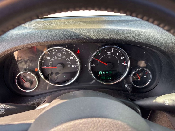 2013-jeep-wrangler-image-16