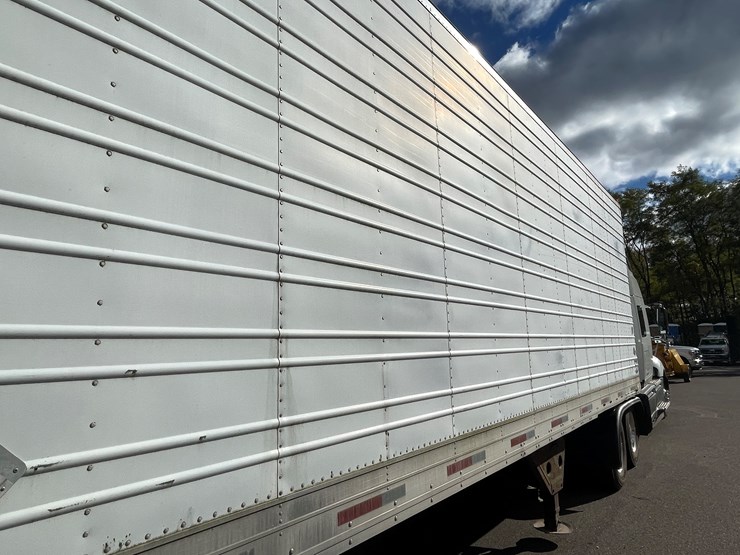 1996-utility-53'-image-55