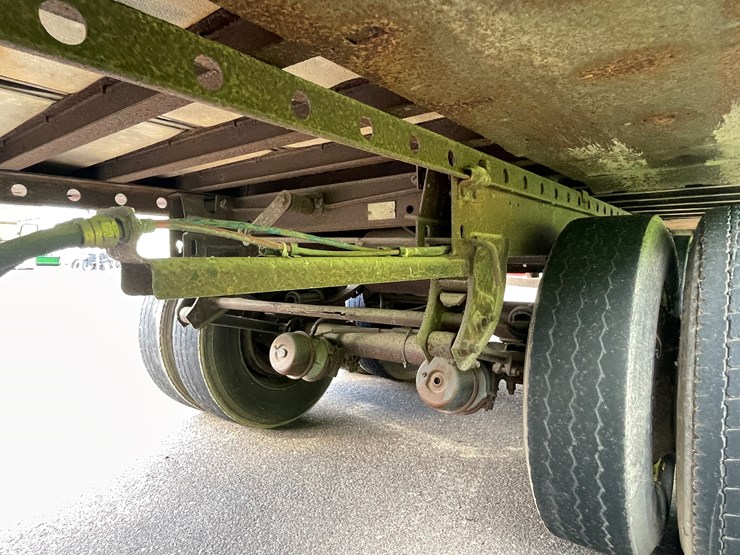 1996-utility-53'-image-24