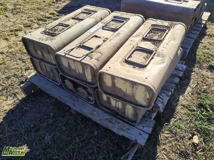 pallet-of-6-metal-army-boxes-image-2