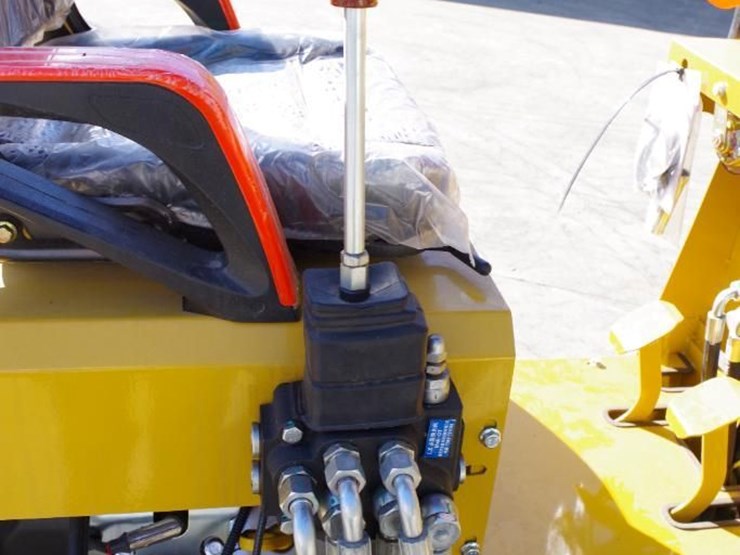 2025-agt-industrial-wheel-loader,-rato-gasoline-engine,-23hp,-39"-bucket,-articulating-steer...-image-5