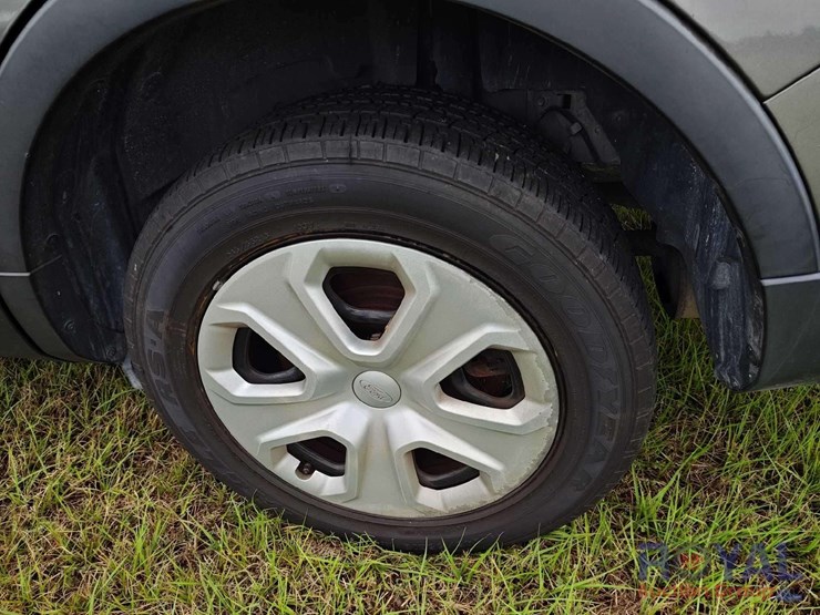 2017-ford-explorer-image-18