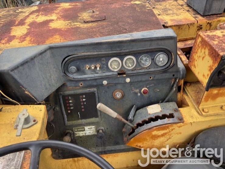 1990-caterpillar-613c-image-8