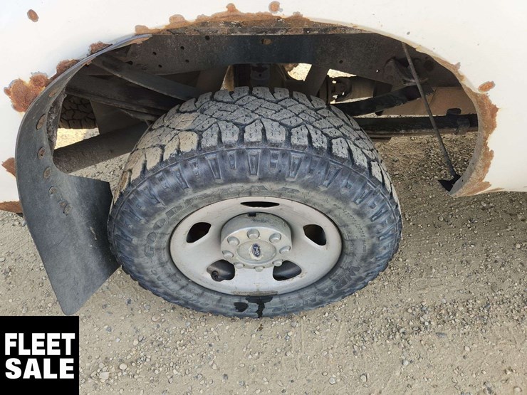 2011-ford-f350-image-25