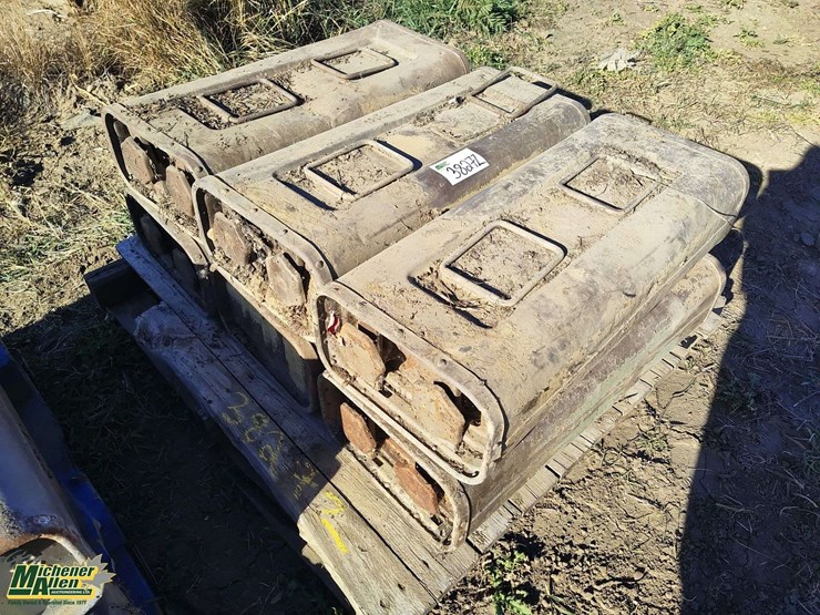 pallet-of-6-metal-army-boxes-image-4