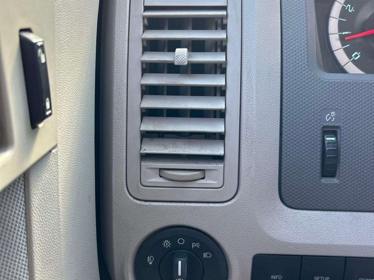 2012-ford-escape-xlt-image-14