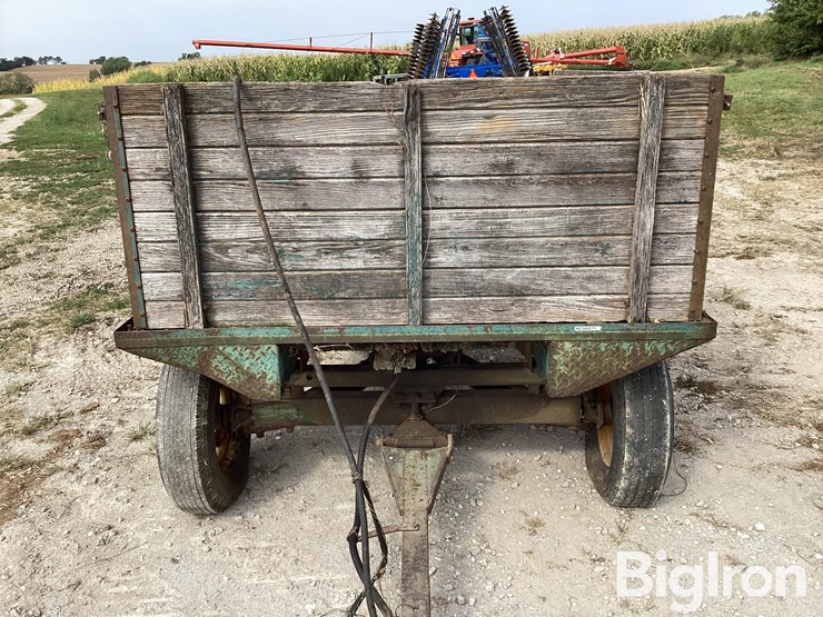 challenger-hoist-wagon-w/john-deere-running-gear-image-10