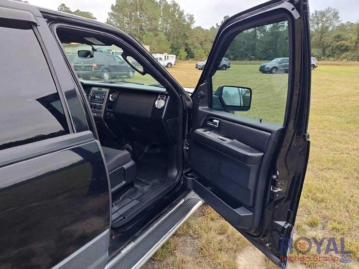 2016-ford-expedition-image-25