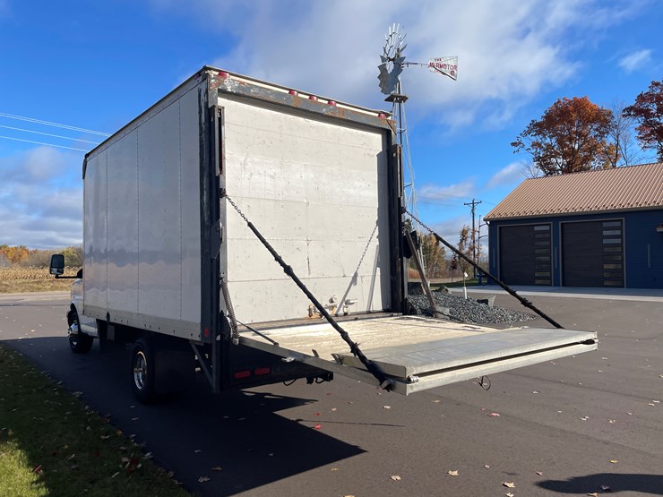 2007-chevrolet-g3500-image-37