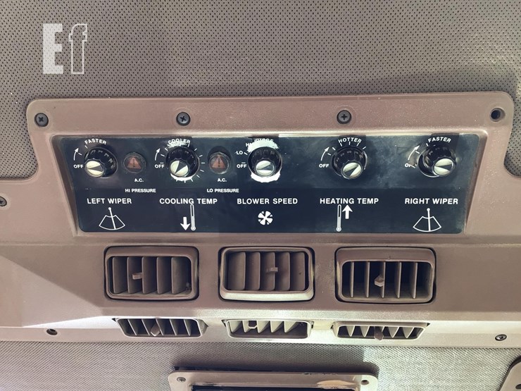 1985-john-deere-4850-image-13