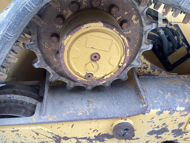 2021-caterpillar-299d3-image-13