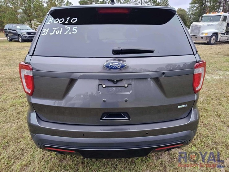 2016-ford-explorer-image-29