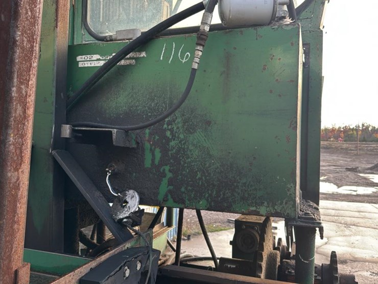 #116-•-debarker-frame-with-hyd.-unit-and-gearboxes-image-2