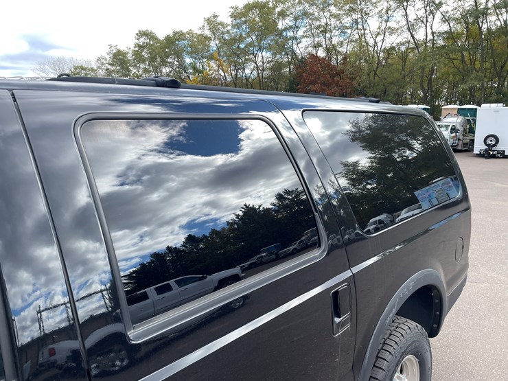 2003-ford-excursion-image-37