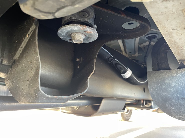 2025-chevrolet-silverado-image-23