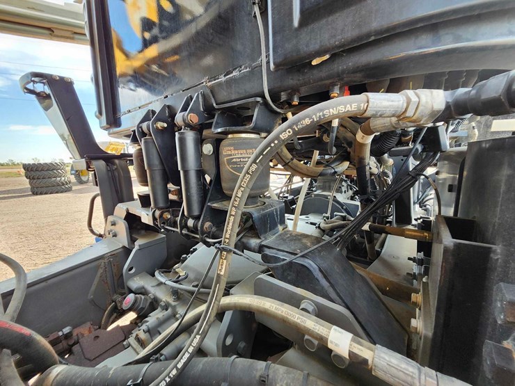 2018-agchem-9300b-terragator-image-16