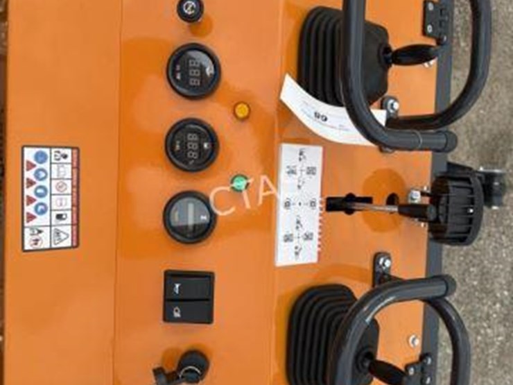 #68-•-land-honor-mini-skid-steer-loader-image-7