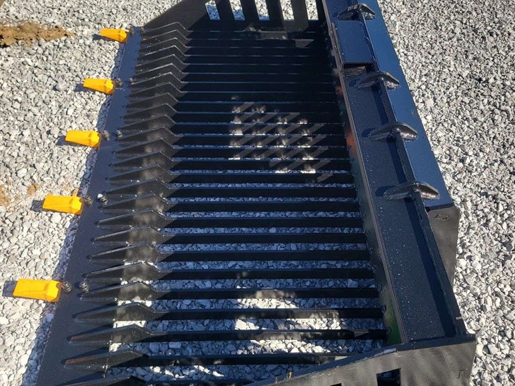 skid-steer-rock-bucket.-66"-wide.-image-2