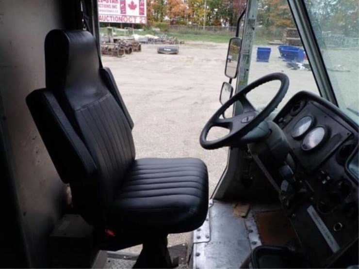 2008-freightliner-mt55-image-29