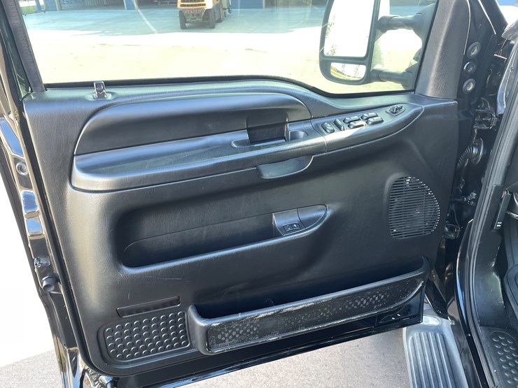 2004-ford-excursion-limited-image-69