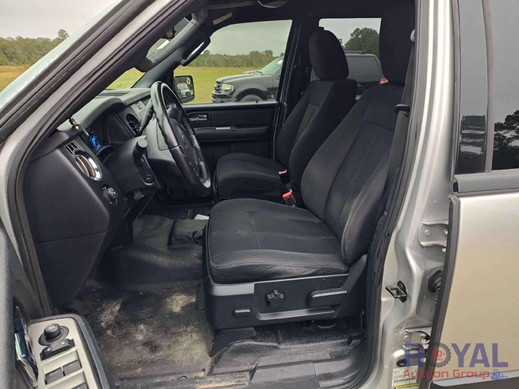 2017-ford-expedition-image-16