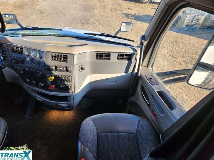 2020-peterbilt-579-image-39