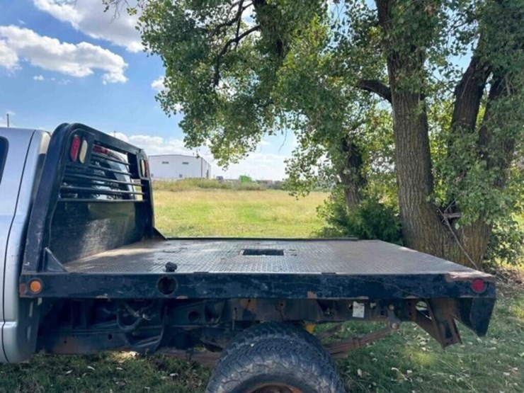 cm-pickup-truck-steel-bed-image-1