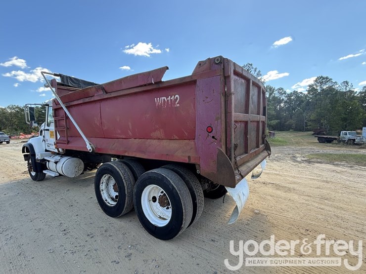 2003-mack-cv713-granite-image-3