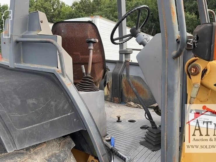 1996-ford-555d-image-15