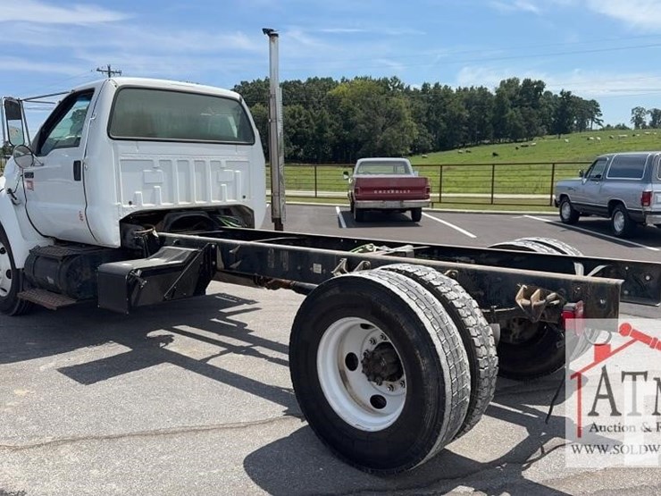 2007-ford-f750-image-10
