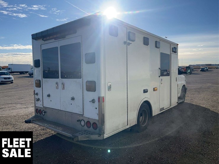 2018-chevrolet-express-s/a-ambulance-image-4