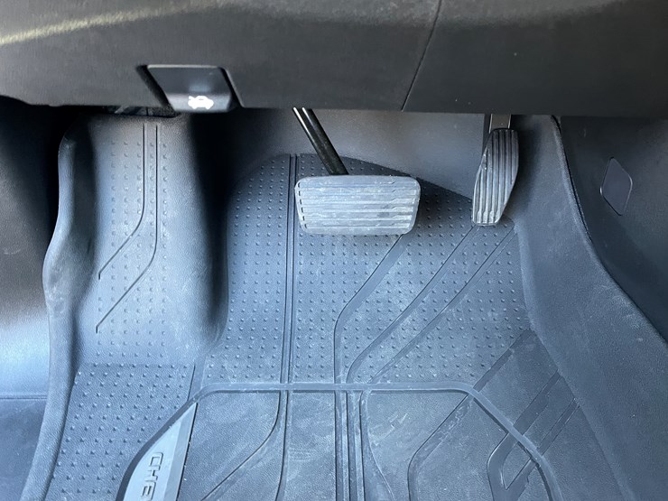 2025-chevrolet-silverado-image-69