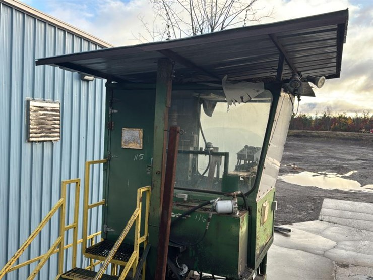 #115-•-debarker-cab-image-2