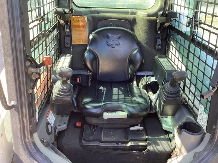 2011-bobcat-t770-image-14