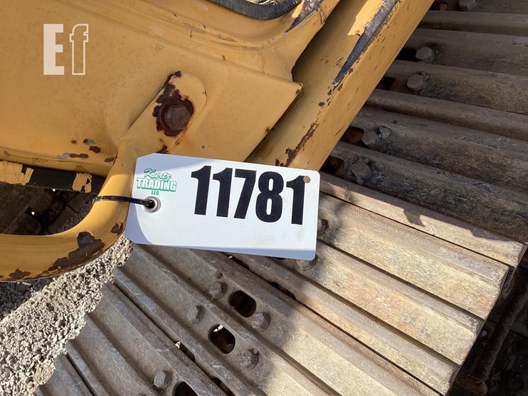 1998-deere-690e-lc-image-22