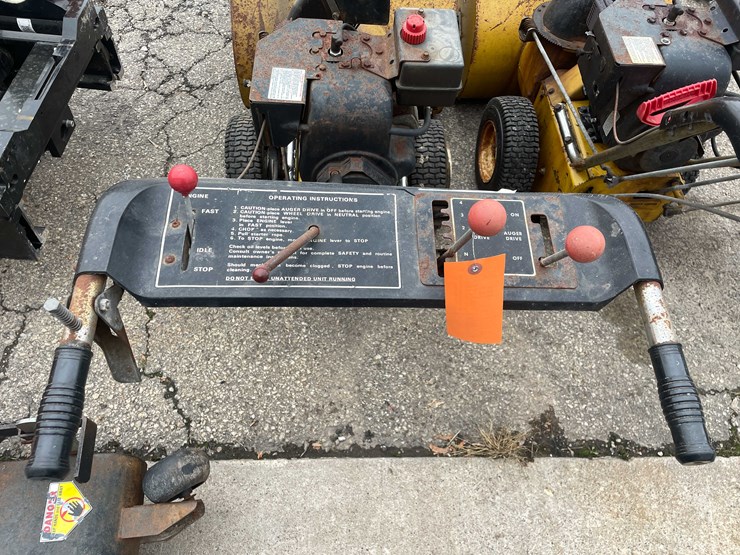 #14035-•-(2)-bolens-24"-snow-blower-(o4)-image-18