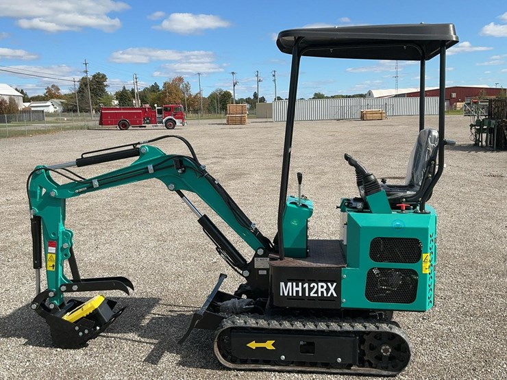 #1600-•-2025-agt-mh12rx-mini-excavator-image-2