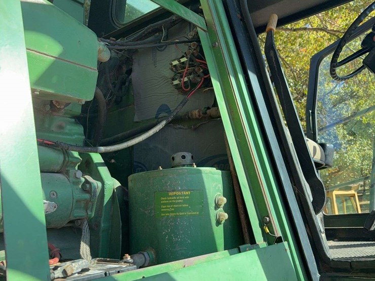 1982-john-deere-8820-image-25