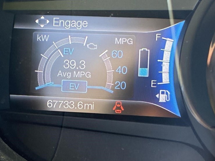 2017-ford-fusion-sedan-image-16