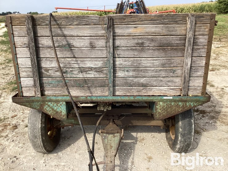 challenger-hoist-wagon-w/john-deere-running-gear-image-15